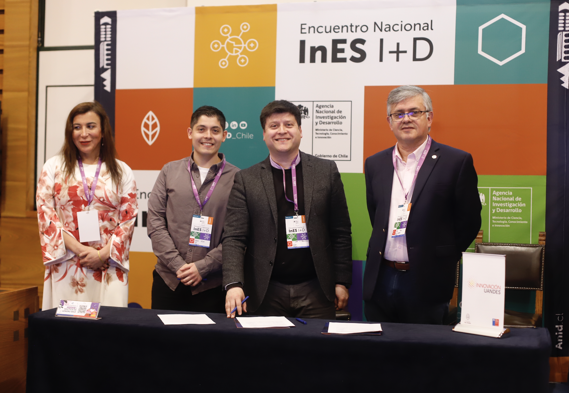 Joaquín Loayza del equipo DITT en el encuentro nacional InES I+D